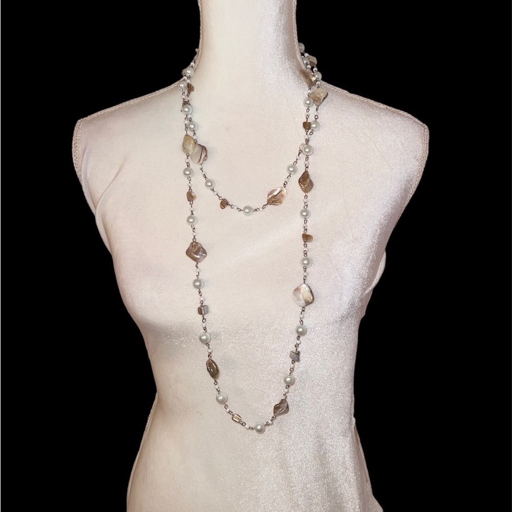 Necklace and earring set! Long white necklace with matching earrings, vintage.